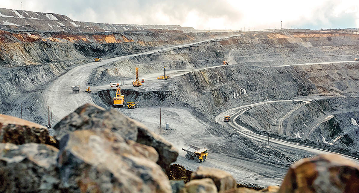 کارکنان معدن روی انگوران